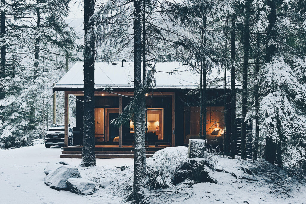 700-sq-ft-Saturna-7-Hewing-Haus in winter
